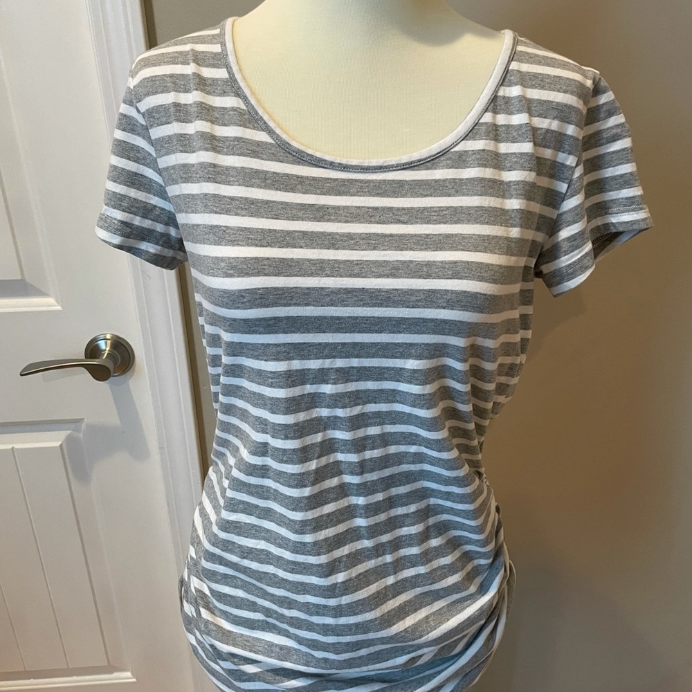 Maternity Tshirt Bundle (7 shirts), size small